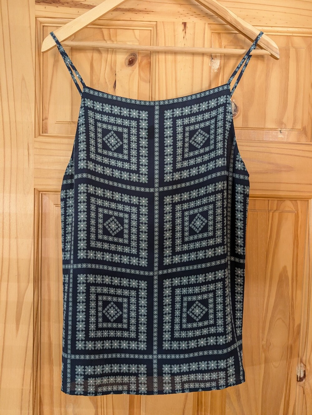 Lift Women's Navy Blue Patterned Cami Tank Top Size   Medium